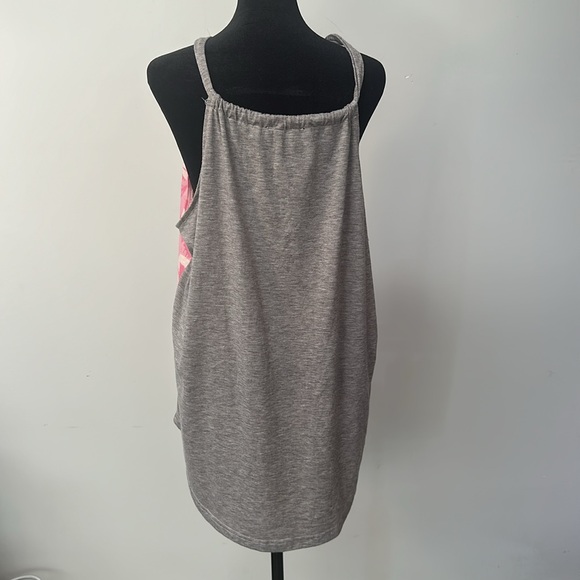 LOVEU. Dear ladies floral blouse size 1X tank round bottom pleat front - Picture 3 of 7